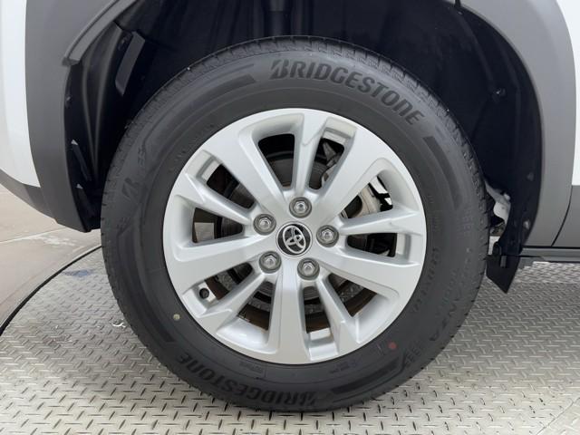 ヤリスクロス Ｇ　ＥＴＣ装備　リヤカメラ　スマートエントリー　イモビライザー　オートエアコン　アルミホイール　キーレス　パワーウィンドウ　クルコン　ＡＢＳ　ドライブレコーダー　エアバッグ　パワーステアリング（18枚目）