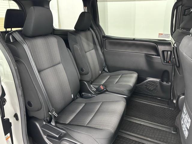 ヴォクシー ZS 両電動スライドドア 地デジ 盗難防止システム オートエアコン ダブルエアバッグ DVD再生可 ドライブレコーダー ETC LEDヘッドライト キーレスエントリー メモリーナビ オートクルーズ ナビTV(17枚目)