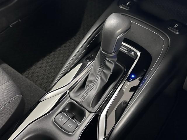カローラスポーツ ハイブリッドG ワンオーナー車 オートエアコン クルーズコントロール 盗難防止システム LEDヘッドライト バックモニター スマートキー アイドリングストップ キーレス ETC フルセグ ドラレコ 横滑り防止装置(10枚目)