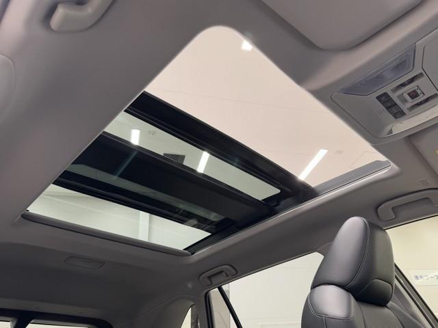 ＲＡＶ４ Ｇ　Ｚパッケージ　インテリジェントクリアランスソナー　パノラマルーフ　エアロ　整備記録簿　ＡＷＤ　ＬＥＤライト　アルミホイル　オートクルーズ　横滑り防止装置　バックガイドモニター　盗難防止装置　デュアルエアバッグ（26枚目）