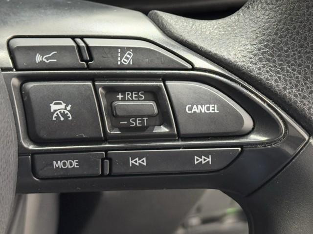 アクア Ｘ　踏み間違い防止　１００Ｖ　イモビ　ドライブレコーダー　ナビ　点検記録簿　ＬＥＤヘッドライト　スマートキー　横滑り防止機能　キーレスエントリー　オートクルーズ　オートエアコン　ＥＴＣ　カーテンエアバッグ（10枚目）