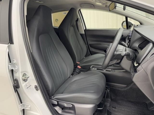 アクア Ｘ　踏み間違い防止　１００Ｖ　イモビ　ドライブレコーダー　ナビ　点検記録簿　ＬＥＤヘッドライト　スマートキー　横滑り防止機能　キーレスエントリー　オートクルーズ　オートエアコン　ＥＴＣ　カーテンエアバッグ（14枚目）