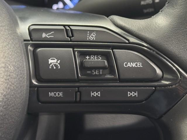 ヤリスクロス ハイブリッドＺ　ドライブレコーダ　インテリジェントキー　アルミホイル　ＬＥＤライト　１オ－ナ－　リアカメラ　クルーズコントロール　整備記録簿　横滑り防止システム　ナビＴＶ　メモリーナビゲーション　電動シ－ト　パワステ（11枚目）