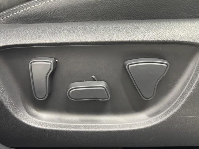 ヤリスクロス ハイブリッドＺ　ドライブレコーダ　インテリジェントキー　アルミホイル　ＬＥＤライト　１オ－ナ－　リアカメラ　クルーズコントロール　整備記録簿　横滑り防止システム　ナビＴＶ　メモリーナビゲーション　電動シ－ト　パワステ（16枚目）