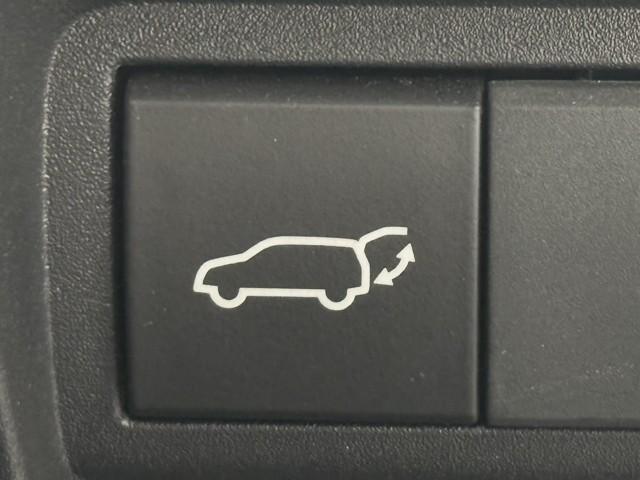 ヤリスクロス ハイブリッドＺ　ドライブレコーダ　インテリジェントキー　アルミホイル　ＬＥＤライト　１オ－ナ－　リアカメラ　クルーズコントロール　整備記録簿　横滑り防止システム　ナビＴＶ　メモリーナビゲーション　電動シ－ト　パワステ（22枚目）