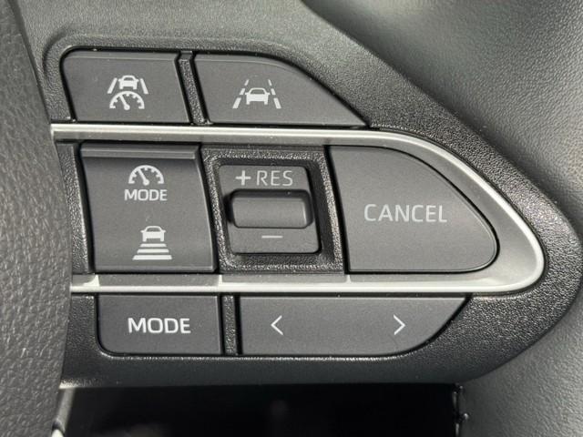 ノア ハイブリッドＳ－Ｇ　両電動ドア　衝突回避ブレーキ　ダブルエアコン　１００Ｖ　イモビ　クルコン　バックガイドモニター　横滑り防止装置　記録簿　ＬＥＤヘッドライト　ドライブレコーダー　キーレス　スマートキー　３列シート（10枚目）