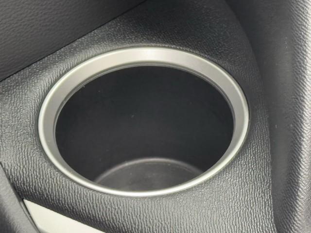 ノア ハイブリッドＳ－Ｇ　両電動ドア　衝突回避ブレーキ　ダブルエアコン　イモビ　クルコン　バックガイドモニター　横滑り防止装置　ＬＥＤヘッドライト　ドライブレコーダー　キーレス　スマートキー　３列シート　ＴＶ　ＥＴＣ　アルミ（8枚目）