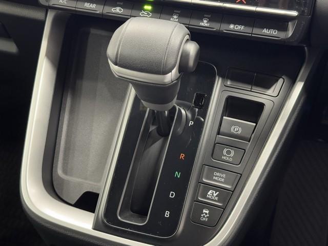 ノア ハイブリッドＳ－Ｇ　両電動ドア　衝突回避ブレーキ　ダブルエアコン　イモビ　クルコン　バックガイドモニター　横滑り防止装置　ＬＥＤヘッドライト　ドライブレコーダー　キーレス　スマートキー　３列シート　ＴＶ　ＥＴＣ　アルミ（11枚目）