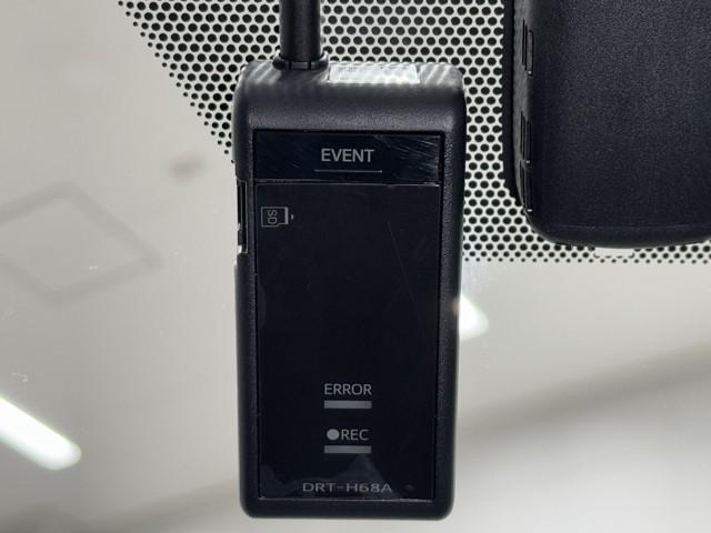 プリウス ＳセーフティプラスＩＩ　ディスプレイオーディオナビ　全周囲モニター　ドライブレコーダー　ＬＥＤライト　スマートキー　ＥＴＣ　純正アルミホイール　クルーズコントロール　クリアランスソナー　パワーウィンドウ　パワーステアリング（7枚目）