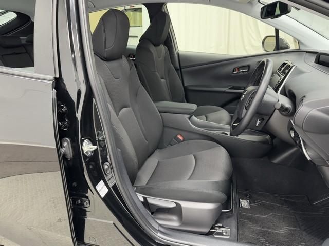 プリウス ＳセーフティプラスＩＩ　ディスプレイオーディオナビ　全周囲モニター　ドライブレコーダー　ＬＥＤライト　スマートキー　ＥＴＣ　純正アルミホイール　クルーズコントロール　クリアランスソナー　パワーウィンドウ　パワーステアリング（14枚目）