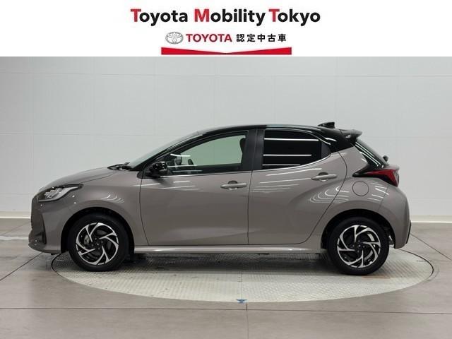 ヤリス ハイブリッドＺ　ＴＳＳ　キーレス　フルセグテレビ　オートエアコン　バックモニター　ＬＥＤライト　クルコン　スマートキー　ＥＴＣ　ワンオーナー　アイドリングストップ　ドライブレコーダー　ＥＳＣ　アルミホイール（3枚目）