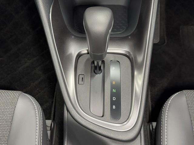 ヤリス ハイブリッドＺ　ＴＳＳ　キーレス　フルセグテレビ　オートエアコン　バックモニター　ＬＥＤライト　クルコン　スマートキー　ＥＴＣ　ワンオーナー　アイドリングストップ　ドライブレコーダー　ＥＳＣ　アルミホイール（9枚目）