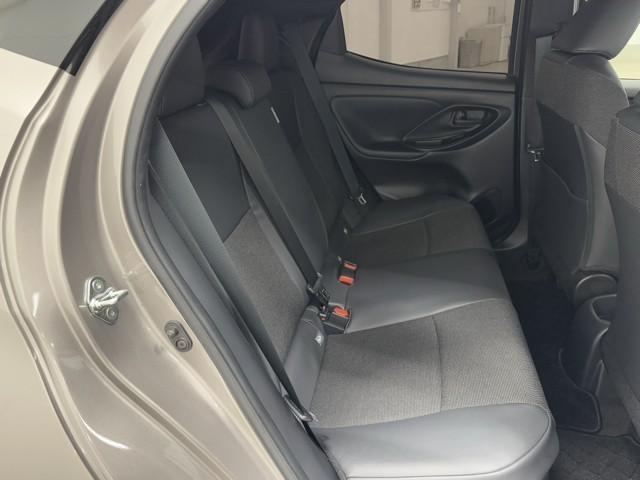 ヤリス ハイブリッドＺ　ＴＳＳ　キーレス　フルセグテレビ　オートエアコン　バックモニター　ＬＥＤライト　クルコン　スマートキー　ＥＴＣ　ワンオーナー　アイドリングストップ　ドライブレコーダー　ＥＳＣ　アルミホイール（16枚目）