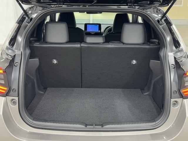 ヤリス ハイブリッドＺ　ＴＳＳ　キーレス　フルセグテレビ　オートエアコン　バックモニター　ＬＥＤライト　クルコン　スマートキー　ＥＴＣ　ワンオーナー　アイドリングストップ　ドライブレコーダー　ＥＳＣ　アルミホイール（17枚目）