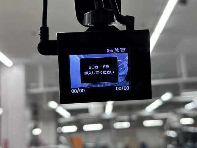 タンク カスタムＧ　プリクラッシュ　リアカメラ　両側自動ドア　クルコン　ＬＥＤ　横滑り防止　点検記録簿　ＤＶＤ　ドライブレコーダー　ナビＴＶ　スマートキー　アルミ　キーフリーシステム　ＥＴＣ付き　オートエアコン　ＡＢＳ（13枚目）