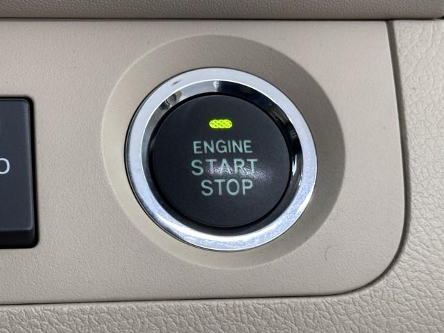 クラウン ２．５ロイヤルサルーン　プレミアムエディション　１オーナー車　Ｂカメラ　フルセグ地デジＴＶ　パワーシート　点検記録簿　キーフリー　スマートキー　クルーズコントロール　ＥＴＣ　アルミホイール　運転席エアバッグ　ＡＡＣ　盗難防止システム　ＨＤＤナビ（12枚目）