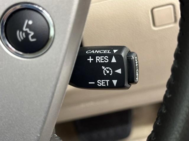 クラウン ２．５ロイヤルサルーン　プレミアムエディション　１オーナー車　Ｂカメラ　フルセグ地デジＴＶ　パワーシート　点検記録簿　キーフリー　スマートキー　クルーズコントロール　ＥＴＣ　アルミホイール　運転席エアバッグ　ＡＡＣ　盗難防止システム　ＨＤＤナビ（13枚目）