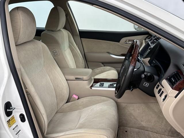 クラウン ２．５ロイヤルサルーン　プレミアムエディション　１オーナー車　Ｂカメラ　フルセグ地デジＴＶ　パワーシート　点検記録簿　キーフリー　スマートキー　クルーズコントロール　ＥＴＣ　アルミホイール　運転席エアバッグ　ＡＡＣ　盗難防止システム　ＨＤＤナビ（16枚目）