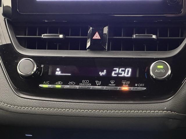 カローラツーリング ハイブリッド　ダブルバイビー　メディアプレイヤー接続　バックモニター　フルセグＴＶ　アイドリングストップ　ＬＥＤライト　点検記録簿　クルコン　横滑り防止　盗難防止装置　ドライブレコーダー　エアバッグ　ＴＶ　ＥＴＣ　ＡＢＳ　キーレス（8枚目）