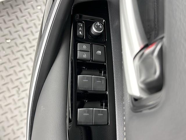 カローラツーリング ハイブリッド　ダブルバイビー　メディアプレイヤー接続　バックモニター　フルセグＴＶ　アイドリングストップ　ＬＥＤライト　点検記録簿　クルコン　横滑り防止　盗難防止装置　ドライブレコーダー　エアバッグ　ＴＶ　ＥＴＣ　ＡＢＳ　キーレス（15枚目）