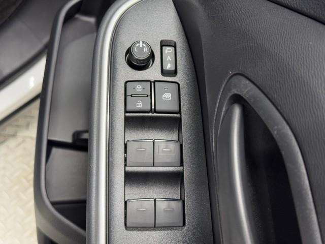 ノア ハイブリッドＳ－Ｇ　両電動ドア　衝突回避ブレーキ　ダブルエアコン　イモビ　クルコン　バックガイドモニター　横滑り防止装置　ＬＥＤヘッドライト　ドライブレコーダー　キーレス　スマートキー　３列シート　アイドリングストップ（8枚目）