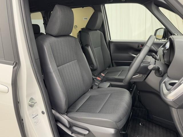 ノア ハイブリッドＳ－Ｇ　両電動ドア　衝突回避ブレーキ　ダブルエアコン　イモビ　クルコン　バックガイドモニター　横滑り防止装置　ＬＥＤヘッドライト　ドライブレコーダー　キーレス　スマートキー　３列シート　アイドリングストップ（14枚目）