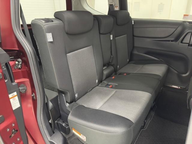 シエンタ ファンベースＧ　バックモニタ－　イモビ　パワステ　ＬＥＤライト　アイスト　デュアルエアバッグ　記録簿有　横滑り防止装置　エアバッグ　ドライブレコーダー　オートエアコン　パワーウィンドウ　ＡＢＳ　スマートキー　ＥＴＣ（16枚目）