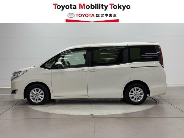 ノア ハイブリッドＧ　Ｒカメラ　スマートキー＆プッシュスタート　ＬＥＤへッドライト　地デジ　イモビライザー　記録簿有　Ｗエアコン　パワーウインドウ　アルミ　クルコン　エアバッグ　横滑り防止　ＤＶＤ再生機能　フルフラット（3枚目）