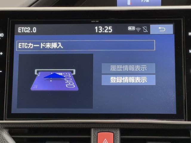 ノア ハイブリッドＧ　Ｒカメラ　スマートキー＆プッシュスタート　ＬＥＤへッドライト　地デジ　イモビライザー　記録簿有　Ｗエアコン　パワーウインドウ　アルミ　クルコン　エアバッグ　横滑り防止　ＤＶＤ再生機能　フルフラット（7枚目）