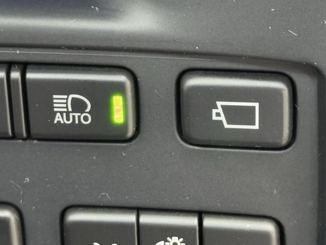 クラウンハイブリッド ロイヤルサルーンＧ　Ｂモニター　ＨＤＤナビゲーション　本革シート　オートエアコン　ナビＴＶ　電動シート　フルセグＴＶ　盗難防止システム　ＡＵＸ　ドラレコ　キーレス　パワーウィンドウ　アルミホイール　横滑り防止装置　ＥＴＣ（12枚目）