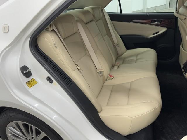 クラウンハイブリッド ロイヤルサルーンＧ　Ｂモニター　ＨＤＤナビゲーション　本革シート　オートエアコン　ナビＴＶ　電動シート　フルセグＴＶ　盗難防止システム　ＡＵＸ　ドラレコ　キーレス　パワーウィンドウ　アルミホイール　横滑り防止装置　ＥＴＣ（17枚目）