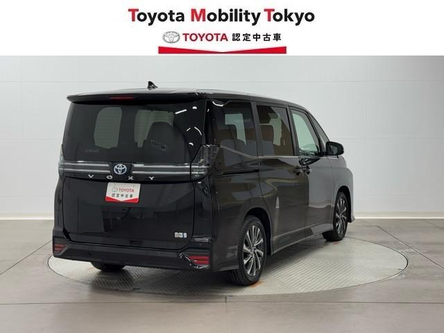 ヴォクシー ハイブリッドＳ－Ｚ　パワーウィンドウ　ＤＶＤ再生機能　インテリキー　横滑防止装置　地デジＴＶ　アクティブクルーズコントロール　フルオートエアコン　リアカメラ　エアバッグ　ＡＢＳ　１００Ｖ充電　ナビＴＶ　ＷＡＣ　キーレス（2枚目）