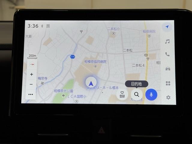 ヴォクシー ハイブリッドＳ－Ｚ　パワーウィンドウ　ＤＶＤ再生機能　インテリキー　横滑防止装置　地デジＴＶ　アクティブクルーズコントロール　フルオートエアコン　リアカメラ　エアバッグ　ＡＢＳ　１００Ｖ充電　ナビＴＶ　ＷＡＣ　キーレス（5枚目）