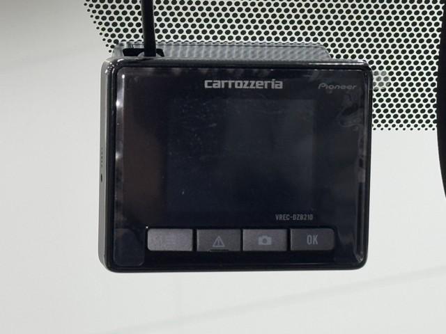 ヴォクシー ハイブリッドＳ－Ｚ　パワーウィンドウ　ＤＶＤ再生機能　インテリキー　横滑防止装置　地デジＴＶ　アクティブクルーズコントロール　フルオートエアコン　リアカメラ　エアバッグ　ＡＢＳ　１００Ｖ充電　ナビＴＶ　ＷＡＣ　キーレス（10枚目）