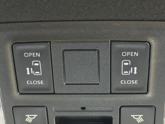 ヴォクシー ハイブリッドＳ－Ｚ　パワーウィンドウ　ＤＶＤ再生機能　インテリキー　横滑防止装置　地デジＴＶ　アクティブクルーズコントロール　フルオートエアコン　リアカメラ　エアバッグ　ＡＢＳ　１００Ｖ充電　ナビＴＶ　ＷＡＣ　キーレス（14枚目）