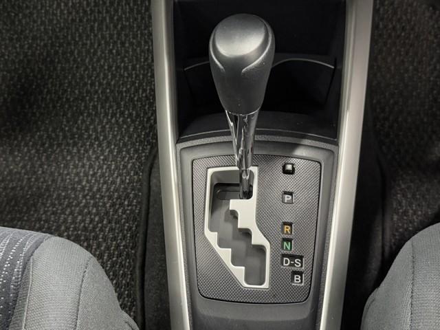 カローラフィールダー 1.5G エアロツアラー ワンセグTV メンテナンスノート ワンオーナー車 キーレス スマキー アイドリングストップ ナビ&TV パワステ パワーウインドウ WSRS アルミ付き AUX ABS DVD再生 AAC エアバッグ(12枚目)