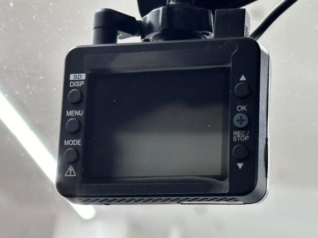 ノア Ｘ　ブレーキサポート　イモビライザー　アイドリングストッ　メンテナンスノート　ＡＵＸ　デュアルエアコン　ワンオーナー車　クルーズＣ　バックモニタ－　ＬＥＤランプ　スマートキ　オートエアコン　ＥＳＣ　３列（13枚目）