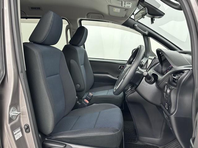 ノア Ｘ　ブレーキサポート　イモビライザー　アイドリングストッ　メンテナンスノート　ＡＵＸ　デュアルエアコン　ワンオーナー車　クルーズＣ　バックモニタ－　ＬＥＤランプ　スマートキ　オートエアコン　ＥＳＣ　３列（17枚目）