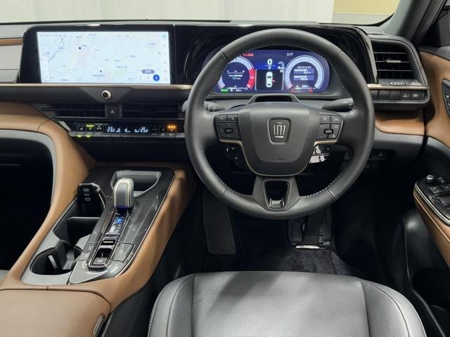 クラウンクロスオーバー Z インテリジェントクリアランスソナー ガラスルーフ ナビTV Pシート AC100V ドラレコ フルセグ キーレス フルオートエアコン オートクルーズコントロール ETC ミュージックプレイヤー接続可(4枚目)