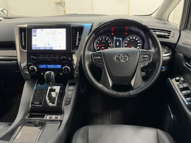 アルファード 2.5S Cパッケージ 両電動ドア Bモニタ 地デジ 定期点検記録簿 DVD再生可能 リアオートエアコン ナビテレビ 横滑り防止 クルコン AC100V電源 セキュリティ ETC車載器 LEDヘッドライト スマートキー 3列(4枚目)