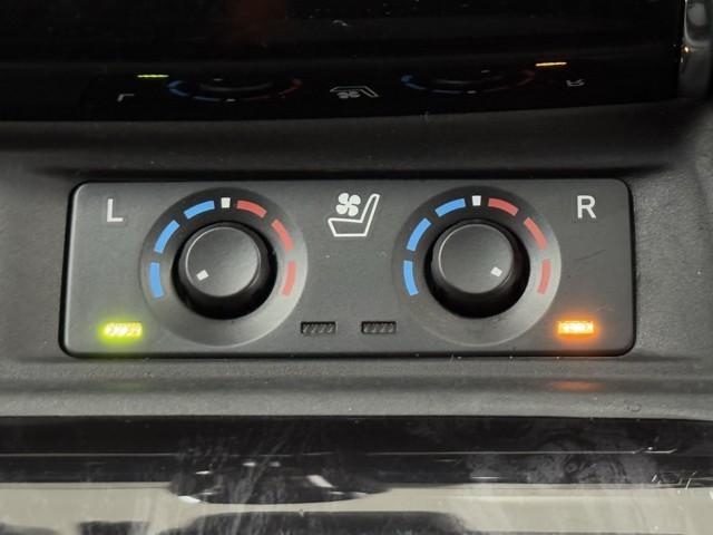 アルファード 2.5S Cパッケージ 両電動ドア Bモニタ 地デジ 定期点検記録簿 DVD再生可能 リアオートエアコン ナビテレビ 横滑り防止 クルコン AC100V電源 セキュリティ ETC車載器 LEDヘッドライト スマートキー 3列(15枚目)