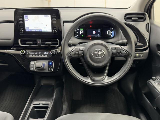 アクア X 踏み間違い防止 100V イモビ ナビ&TV ドライブレコーダー フルセグ 点検記録簿 LEDヘッドライト スマートキー 横滑り防止機能 キーレスエントリー アルミホイール オートクルーズ ETC(4枚目)