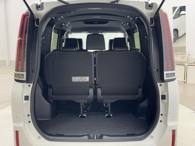 エスクァイア Ｇｉ　エアロ付き　両側Ｐドア　１オナ　スマートキーＰスタート　リアカメラ　ＡＵＸ　アイドリングＳＴＯＰ　ＥＴＣ車載器　オートエアコン　イモビライザー　オートクルーズコントロール　キーレス　ナビＴＶ　ＡＢＳ（18枚目）