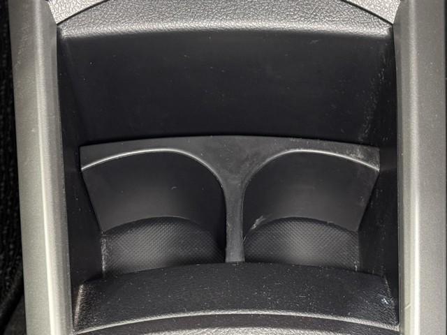 �J�b�v�z���_�[�ł��B�@�����ԏ���Ă���Ƒ�R�u���ꏊ���~�����Ȃ�܂���ˁB�@�ʃW���[�X���J���ĉ^�]���Ă���ƐU���œ|��Ȃ����q���q�������Ⴂ�܂���ˁB�@�ӊO�ɖ����ƍ��鑕���ł���ˁB