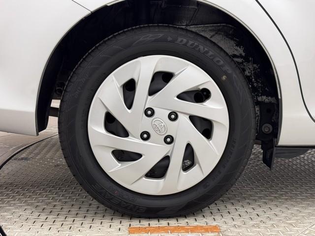 �z�C�[���L���b�v�t�ł��B�@�z�C�[���̏�ɃJ�o�[��t���Ă��܂��B�@�f�U�C���̎����l�����Ă��܂����A��͂̂��Ƃ��l�����Ă����ł���B