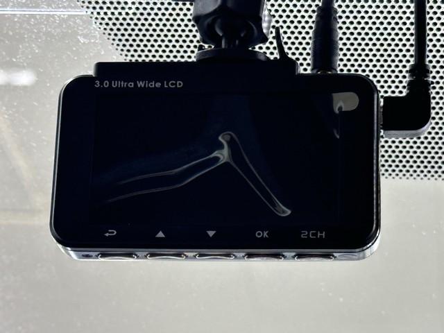 プリウス Ｓ　ＬＥＤエディション　ＡＵＸ端子　フルオートエアコン　ナビＴＶ　地デジＴＶ　スマートキープッシュスタート　ＡＷ　点検記録簿　パワーウィンドー　Ｂカメ　Ｗエアバッグ　イモビ　エアバック　サイドエアバック　キーレスエントリー（11枚目）