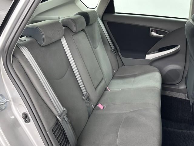 プリウス Ｓ　ＬＥＤエディション　ＡＵＸ端子　フルオートエアコン　ナビＴＶ　地デジＴＶ　スマートキープッシュスタート　ＡＷ　点検記録簿　パワーウィンドー　Ｂカメ　Ｗエアバッグ　イモビ　エアバック　サイドエアバック　キーレスエントリー（17枚目）