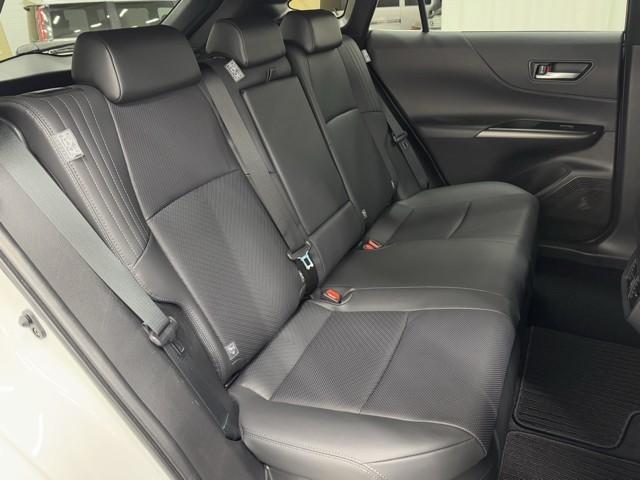 ハリアーハイブリッド Ｚ　レザーパッケージ　ナビＴＶ　ＬＥＤライト　本革　エアコン　横滑り防止　ドラレコ付　クルーズコントロール　Ｐシート　ガラスルーフ　メディアプレイヤー接続　キーレスエントリー　フルセグテレビ　アイドリングストップ　アルミ（16枚目）