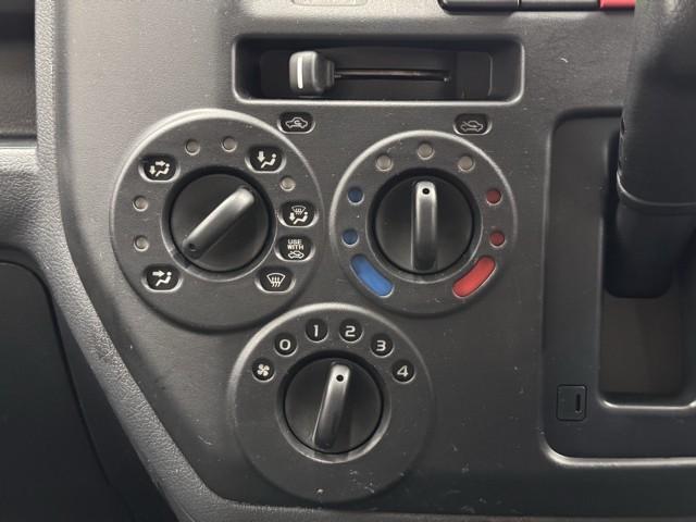 �}�j���A�����̃G�A�R���X�C�b�`�ł��B�@�傫�ڂ̃X�C�b�`�Ȃ̂Œ������₷���ł���B