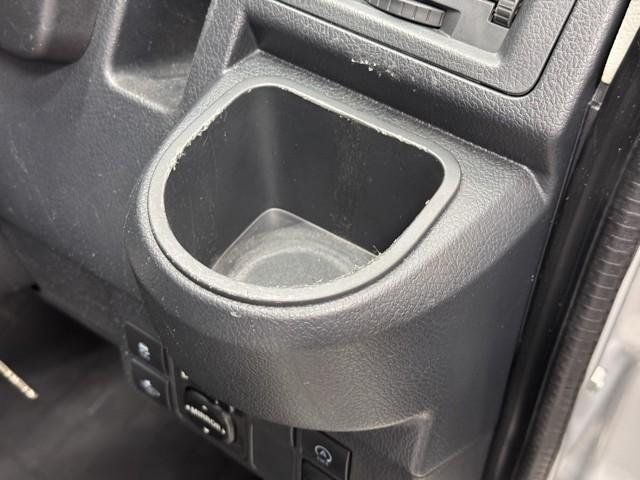 �֗��ȃJ�b�v�z���_�[�𑕔����Ă��܂��B�@�ʃW���[�X���J���ĉ^�]���Ă���ƐU���œ|��Ȃ����q���q���A�ӊO�ƒu����ɍ�����́B�@�ӊO�ɏd�v�ȑ����ł��ˁB